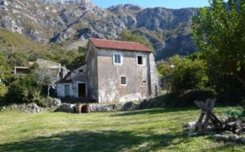 Old Stone House with Sea View in Risan €150,000 Photo 2